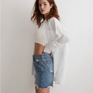 MADEWELL Curvy Relaxed Mid-Length Denim Shorts in Brockport Wash: Ripped Edition